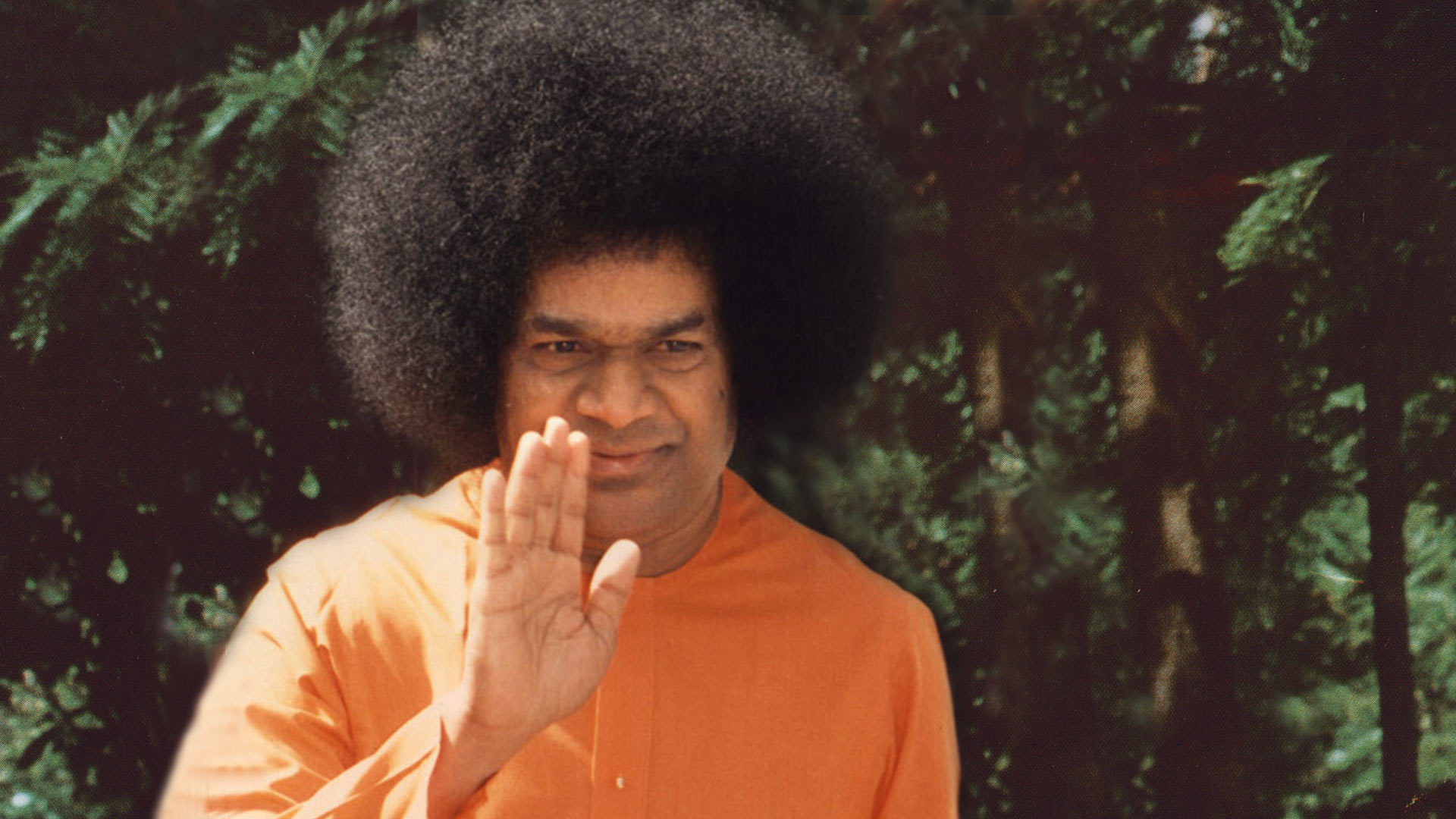 Sathya-Sai-Baba-4.jpg