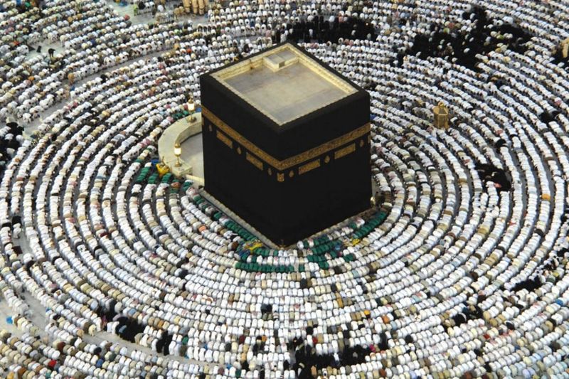 Who built the&nbsp;Kaaba?