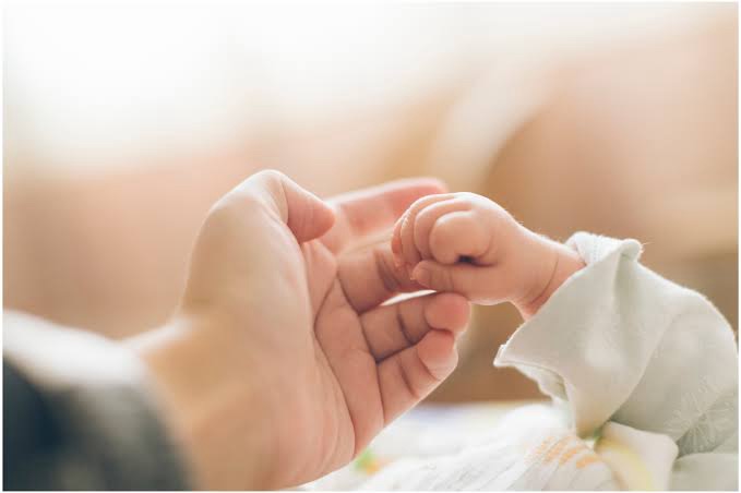 To&nbsp;Behold&nbsp;the&nbsp;One&nbsp;Who&nbsp;Holds&nbsp;Me